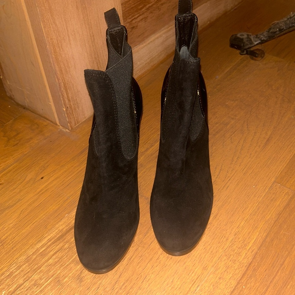 Suede bootie